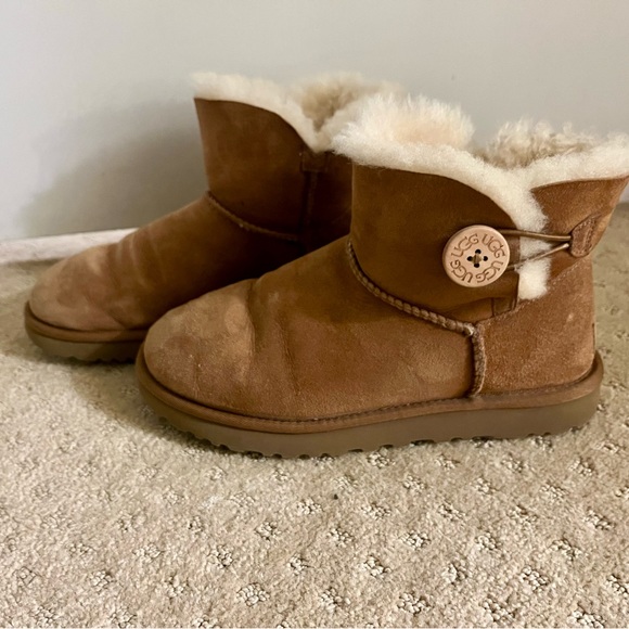 Ugg Mini Bailey Button II Boot - Picture 5 of 6